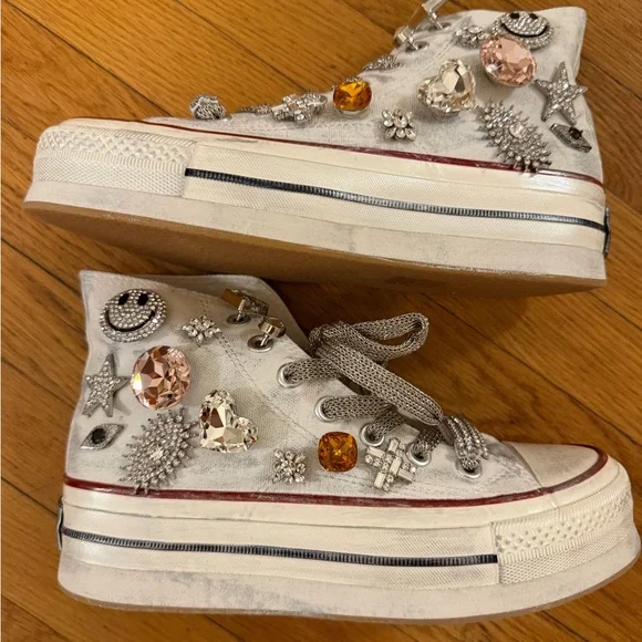 White High-Top Platform w/ Metal Jewel accents-Sneakers. New in Box - Picture 3 of 10
